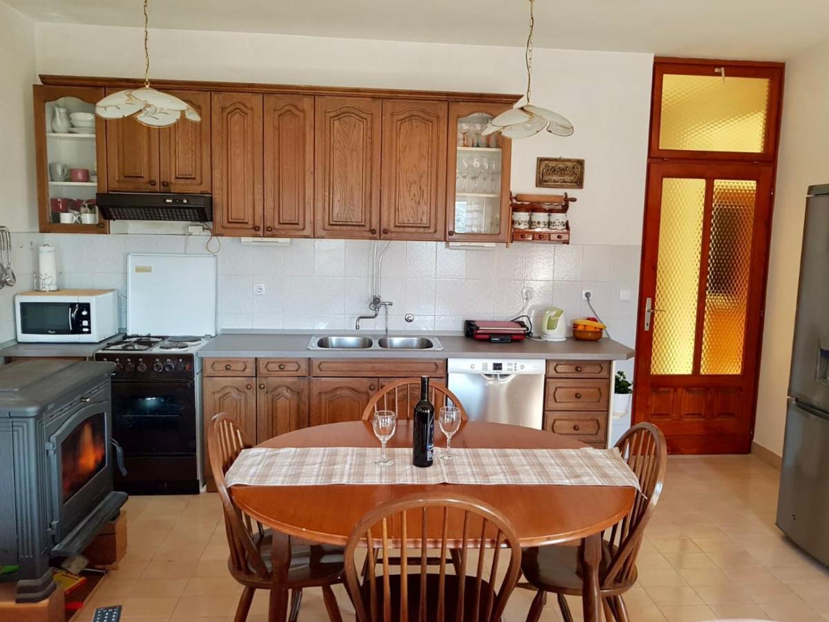 Apartmani Luka Zrnovo Ngoại thất bức ảnh