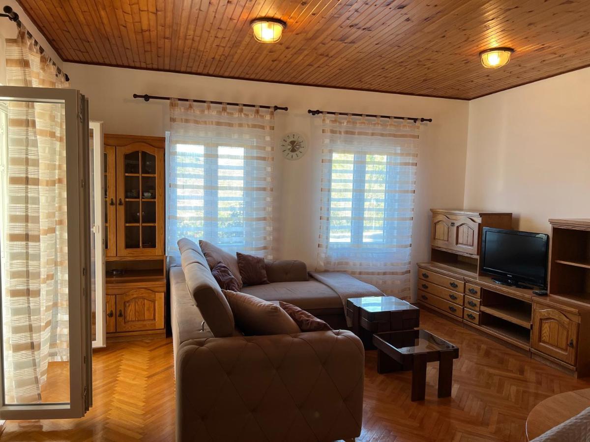 Apartmani Luka Zrnovo Ngoại thất bức ảnh