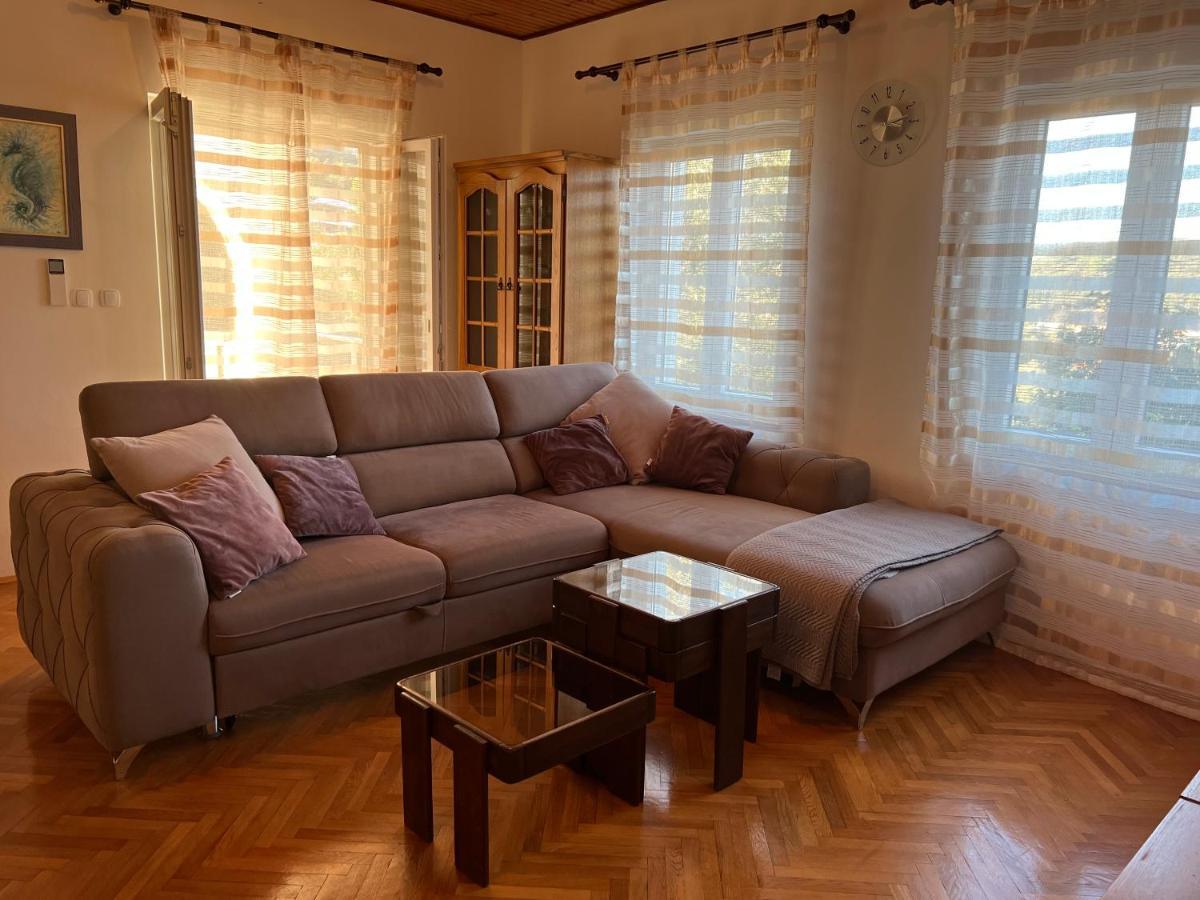 Apartmani Luka Zrnovo Ngoại thất bức ảnh